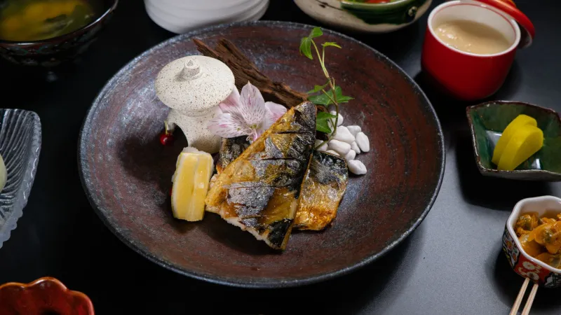 Stillness on the Plate: How Japanese Dining Rituals Can Transform the Way Americans Eat